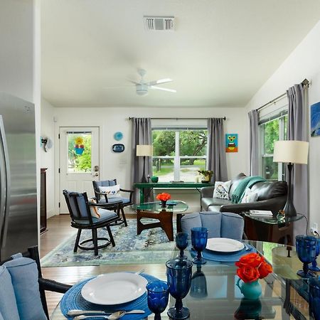 Bear Creek Cottage Manchaca エクステリア 写真