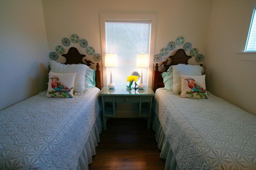 Bear Creek Cottage Manchaca エクステリア 写真