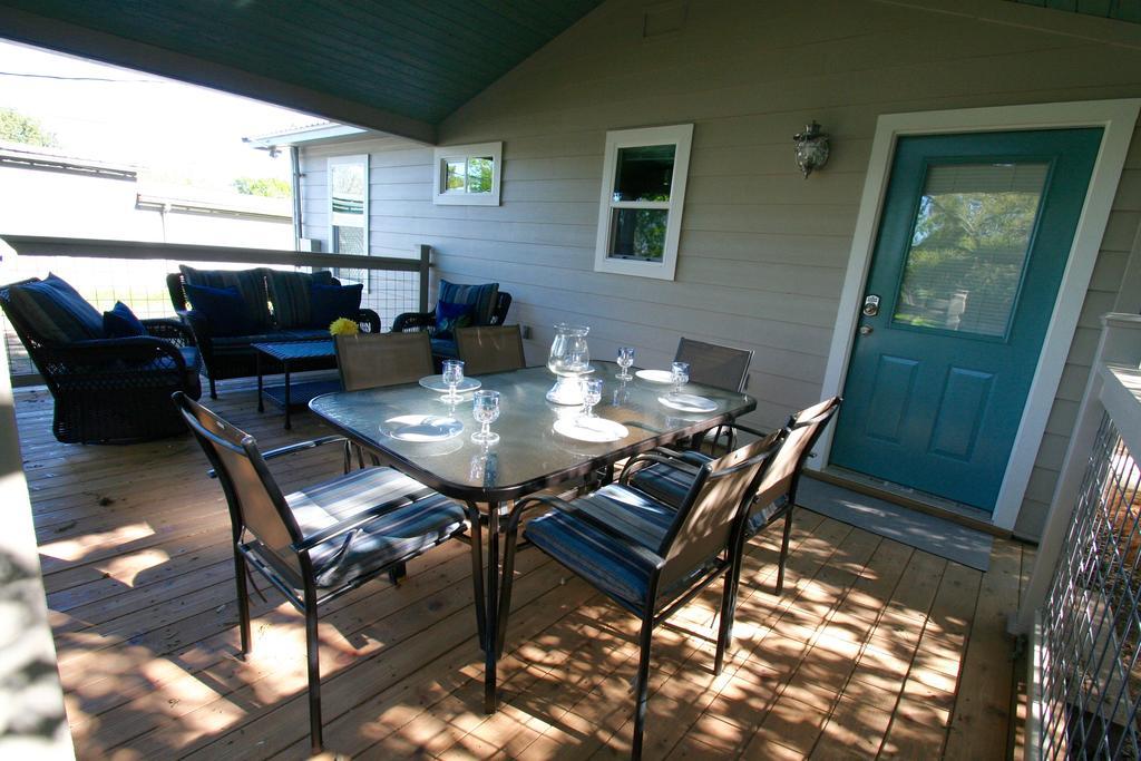 Bear Creek Cottage Manchaca エクステリア 写真