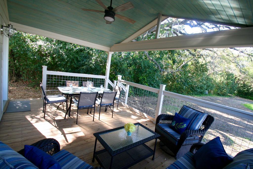Bear Creek Cottage Manchaca エクステリア 写真