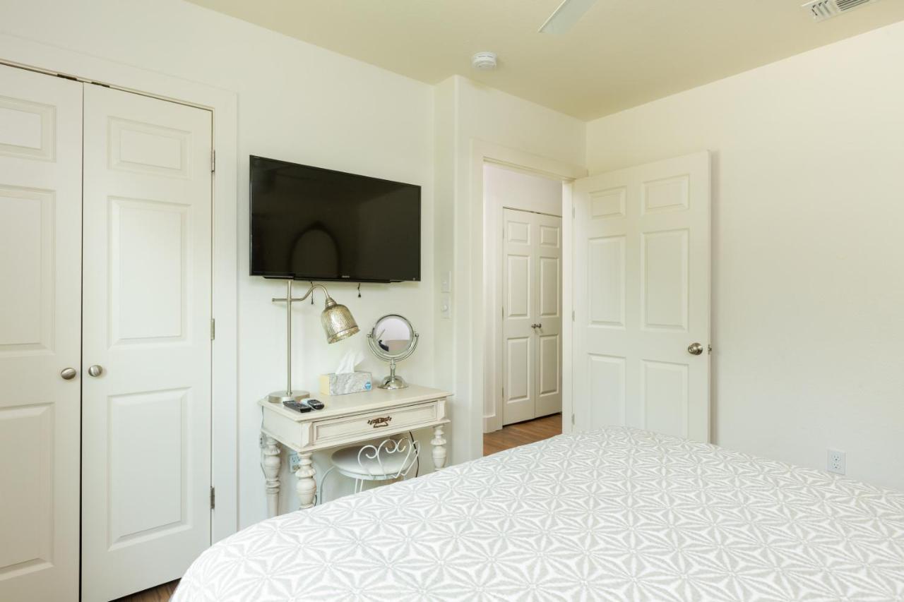 Bear Creek Cottage Manchaca エクステリア 写真