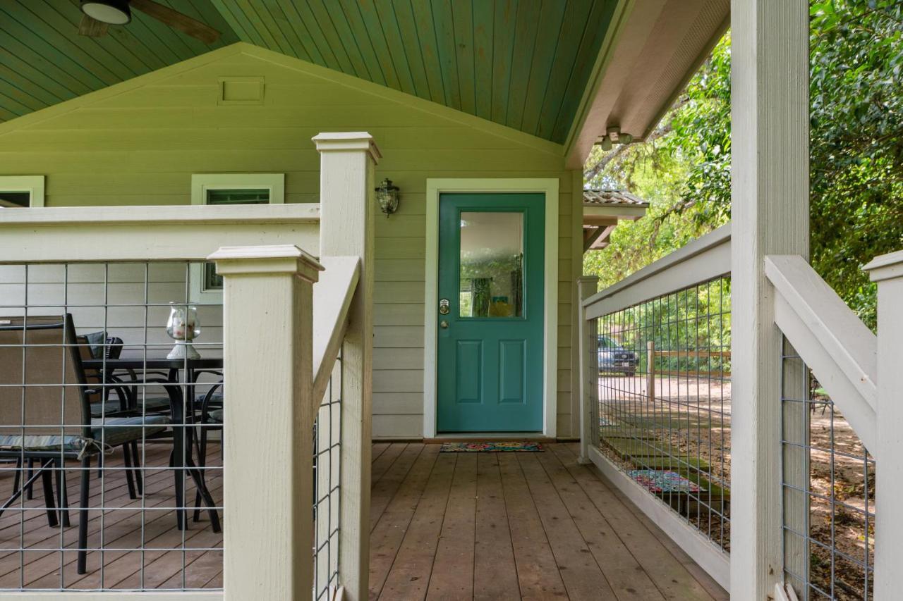 Bear Creek Cottage Manchaca エクステリア 写真